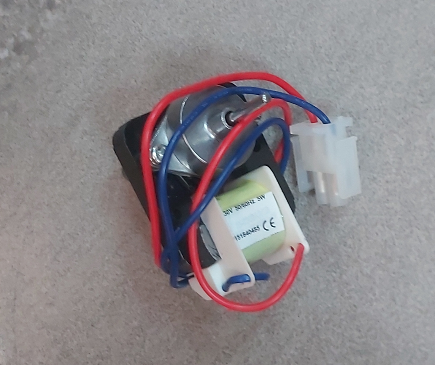BUZDOLABI İÇ FAN MOTOR 4151840485